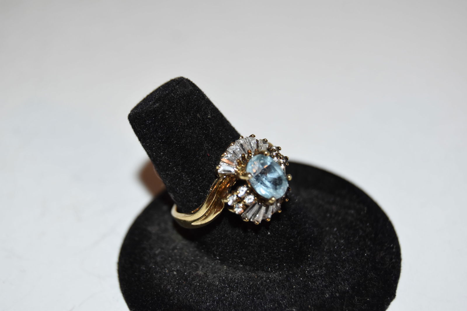 Vintage Sterling Silver blue sapphire Ring sz 8 (1 of 5)