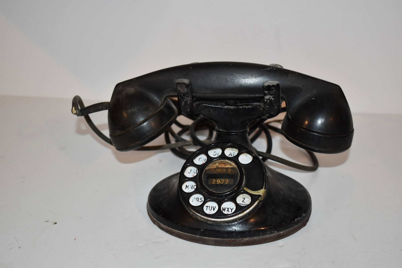 Antique Western Electric 202 Telephone D1 works F1 handset: Antique Western Electric 202 Telephone D1 works F1 handset Please view all photos as they are part of the description and condition of this Item, Feel free to contact me with questions or picture requ
