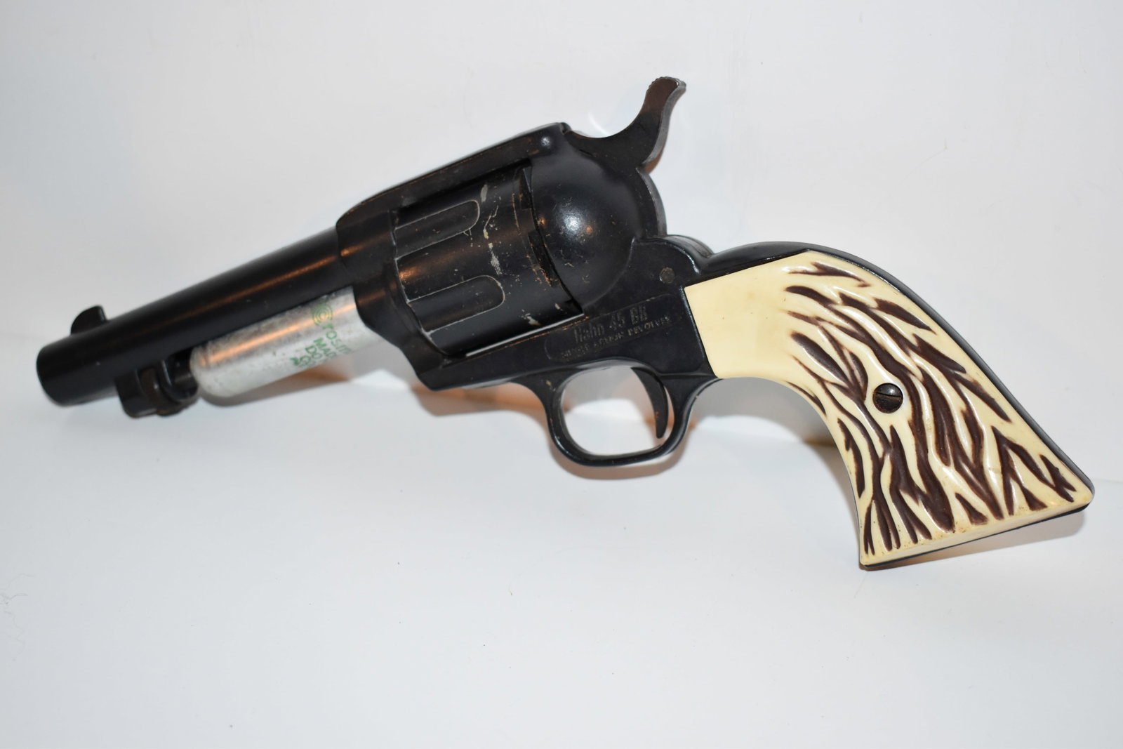Hahn 45 Single Action Revolver CO2 BB Fairport NY Vintage: Hahn 45 Single Action Revolver CO2 BB Fairport NY Vintage Please view all photos as they are part of the description and condition of this Item, Feel free to contact me with questions or picture reque