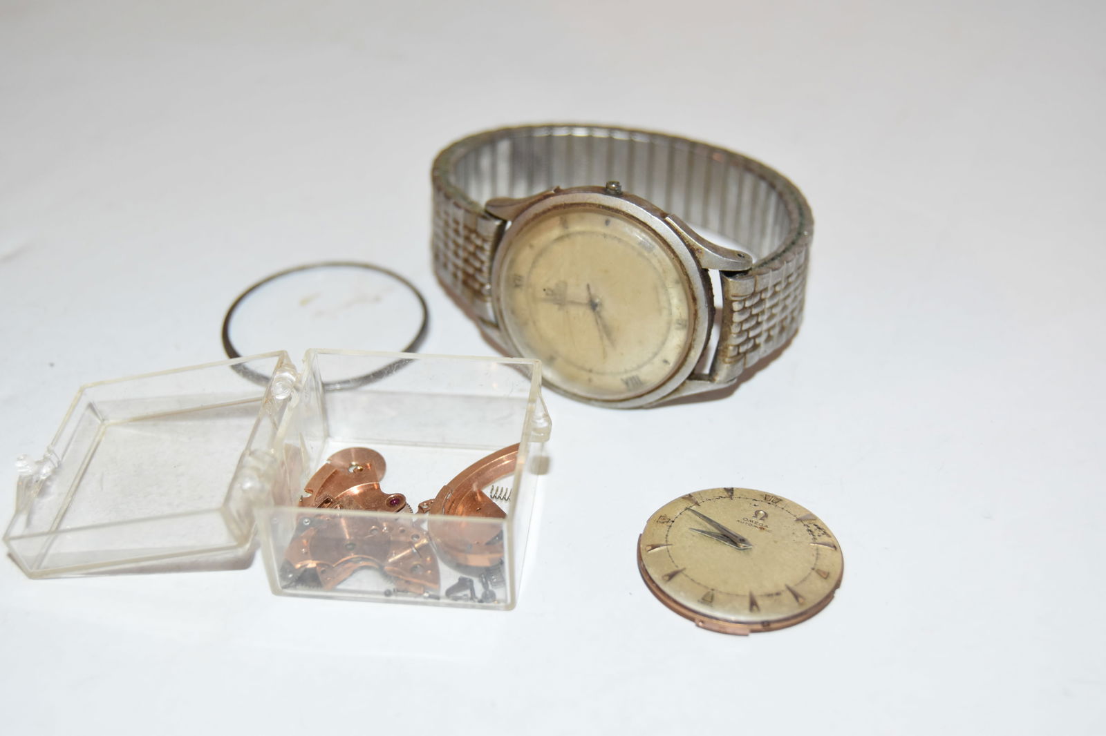 Vintage Omega watches  not working for parts (1 of 4)