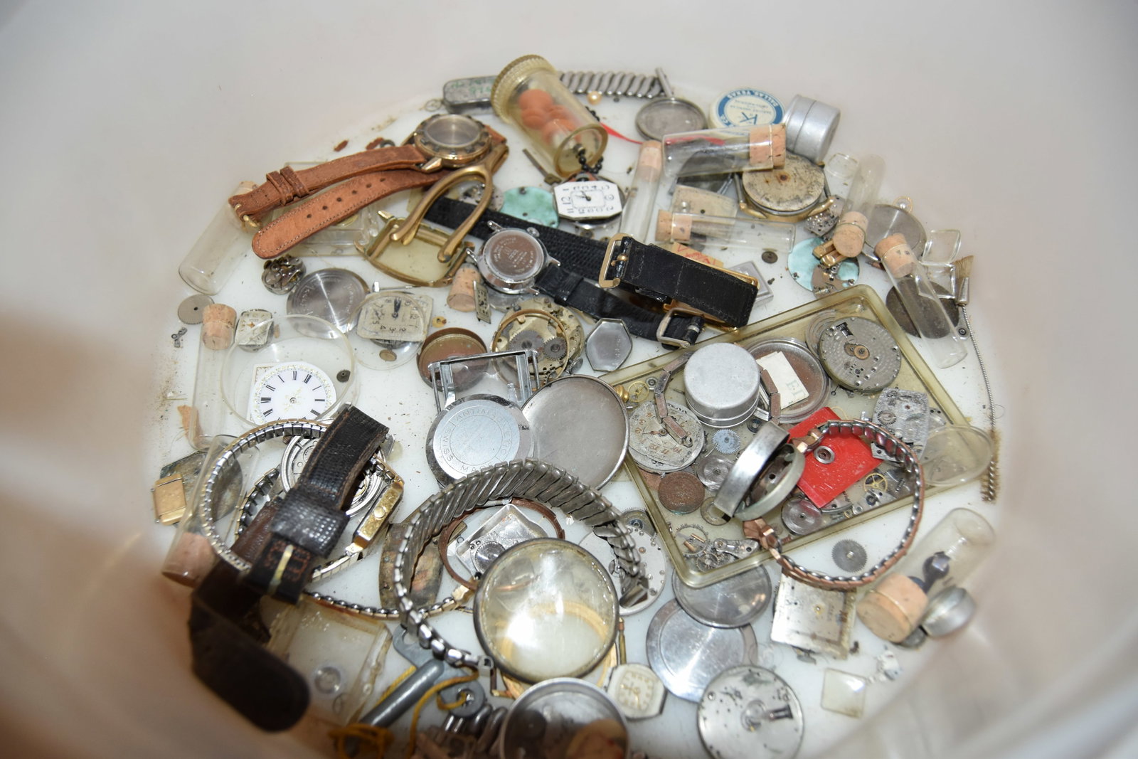 Vintage old watch parts: Vintage old watch parts Please view all photos as they are part of the description and condition of this Item, Feel free to contact me with questions or picture requests! Used Item AS IS