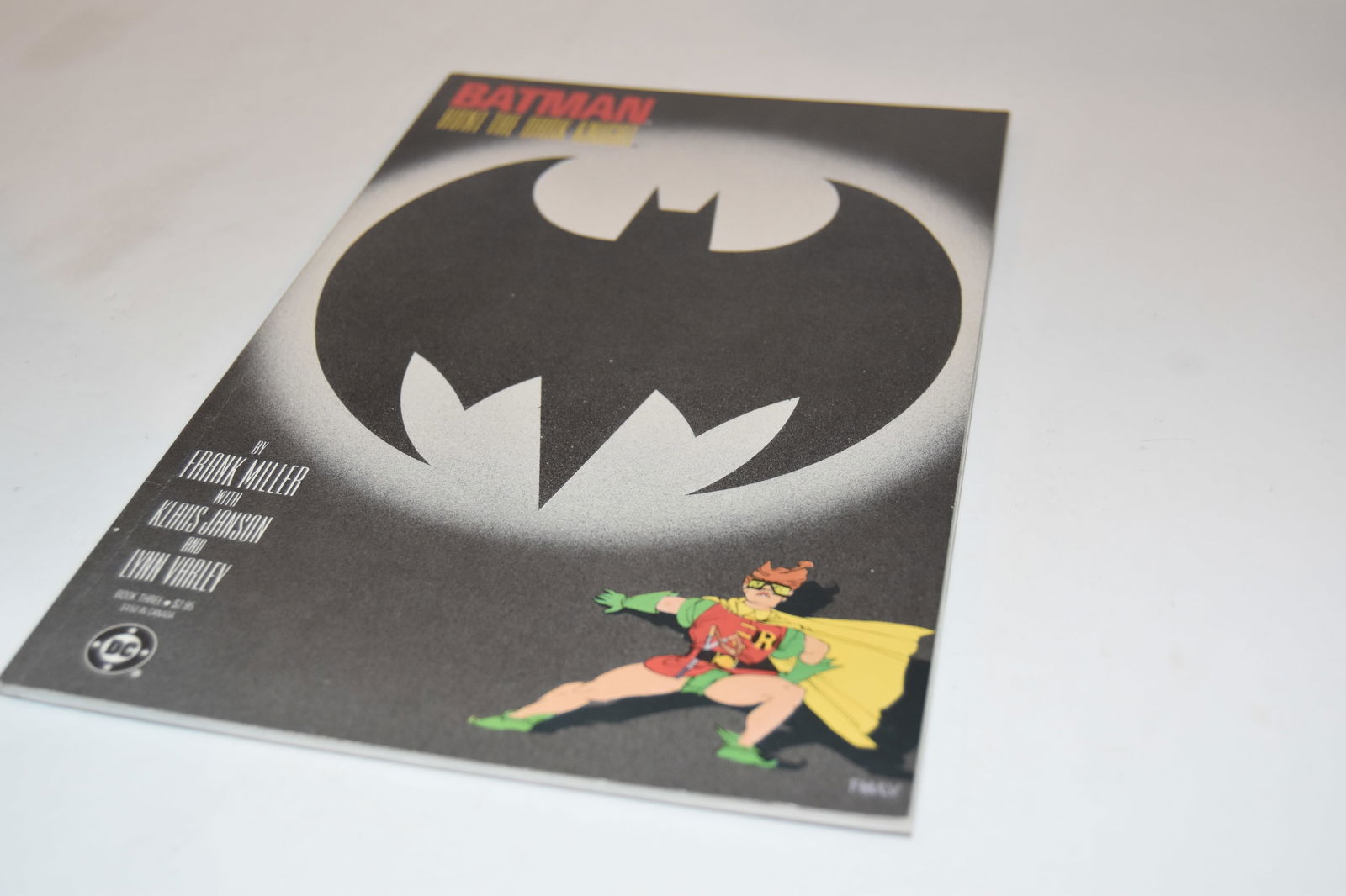 comic batman dark knight book three high grade (1 of 4)