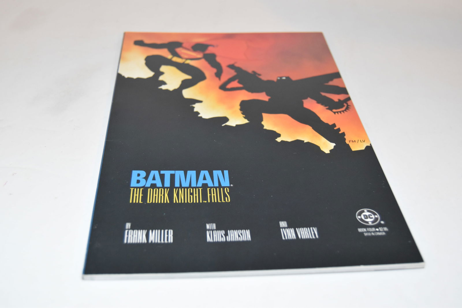 comic batman dark knight falls book four high grade (1 of 4)
