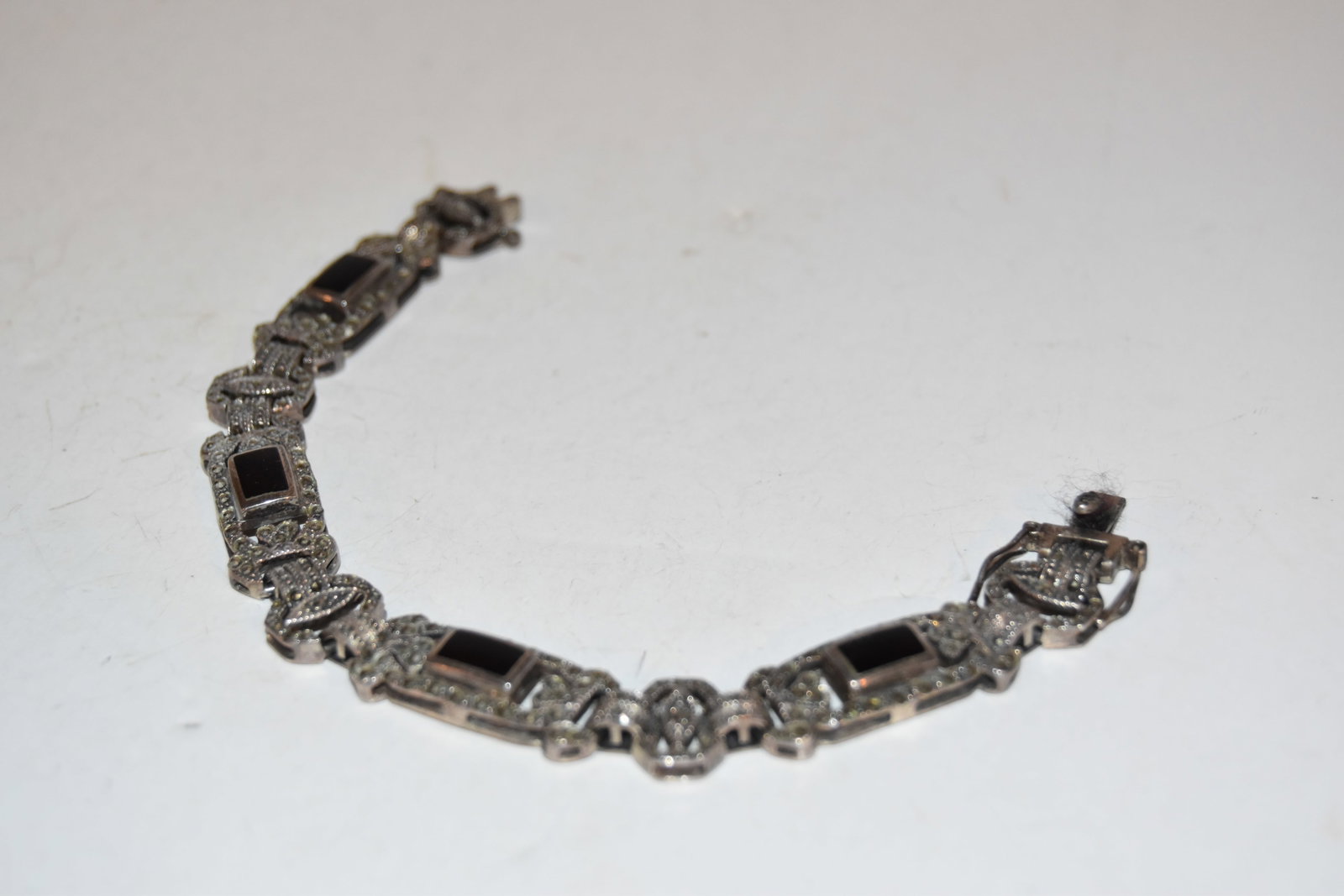 Vintage Bracelet Sterling silver Onyx Marcasite Art Deco Style 8": Vintage Bracelet Sterling silver Onyx Marcasite Art Deco Style 8" Please view all photos as they are part of the description and condition of this Item, Feel free to contact me with questions or pictu