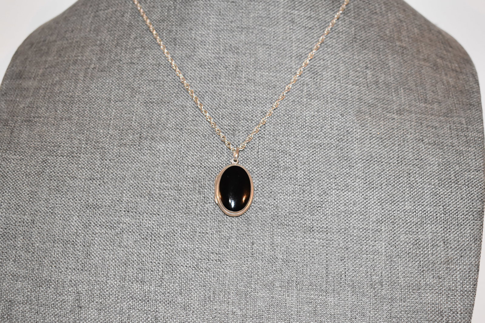 Vintage sterling silver onyx locket pendant necklace rope chain 20": Vintage sterling silver onyx locket pendant necklace rope chain 20" Please view all photos as they are part of the description and condition of this Item, Feel free to contact me with questions or pic