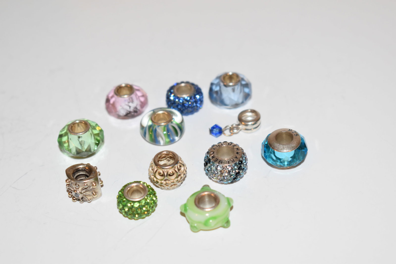 Vintage Lot of 12 Sterling Silver Pandora Charms: Vintage Lot of 12 Sterling Silver Pandora Charms Please view all photos as they are part of the description and condition of this Item, Feel free to contact me with questions or picture requests! Used