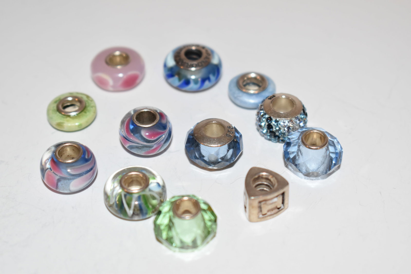 Vintage Lot of 12 Sterling Silver Pandora Charms: Vintage Lot of 12 Sterling Silver Pandora Charms Please view all photos as they are part of the description and condition of this Item, Feel free to contact me with questions or picture requests! Used