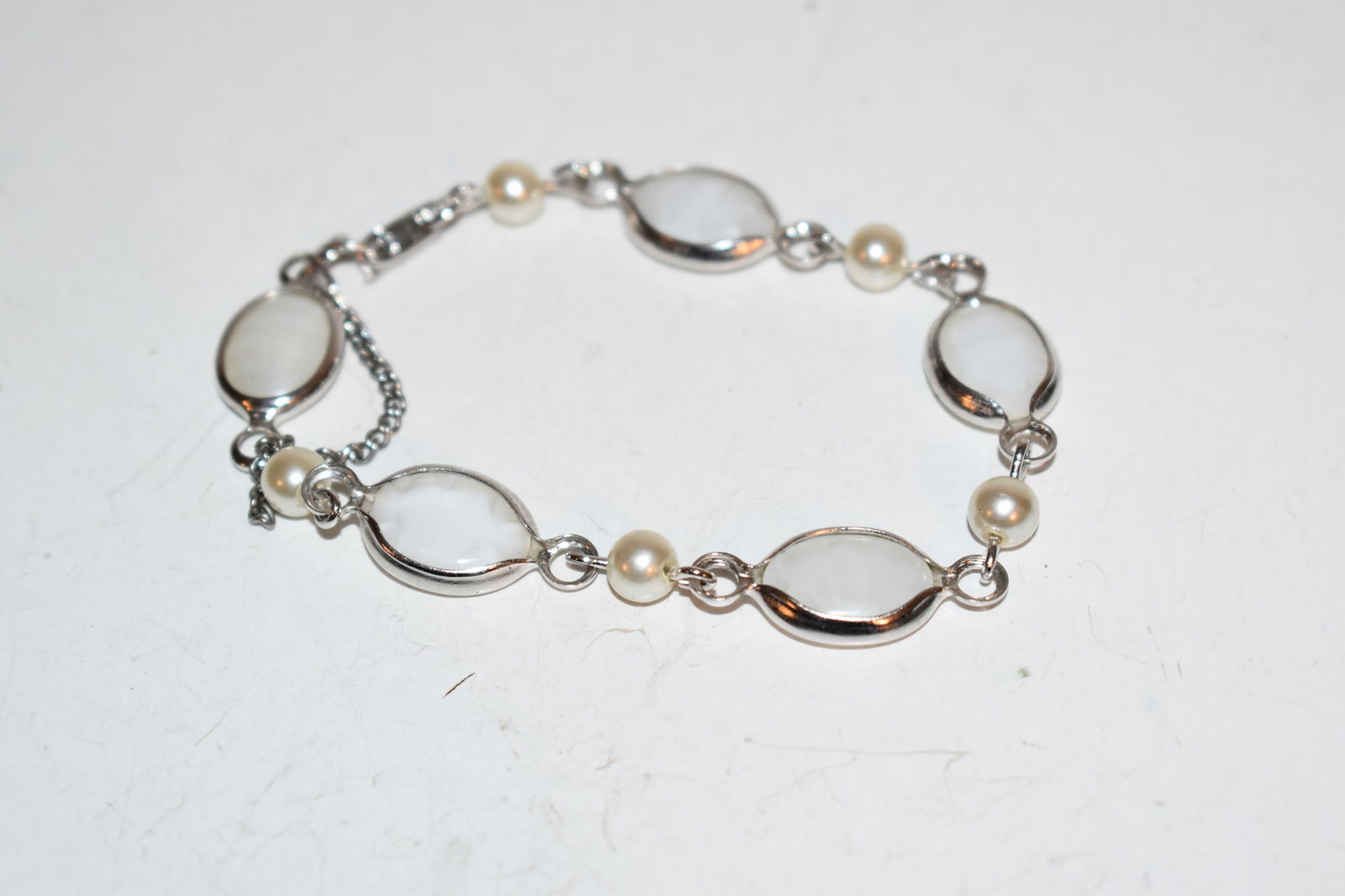 Vintage JUDY LEE White pearl Bracelet 8" (1 of 3)