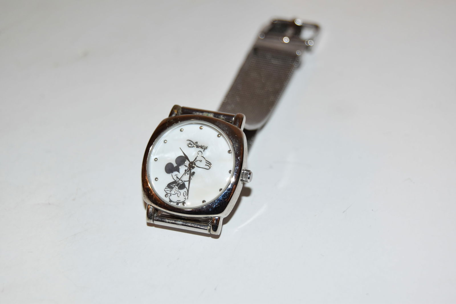 Disney Women's MK2010 Mickey Mouse Silver-Tone Mesh Strap Watch Mother Of Pearl Works great!!! (1 of 5)