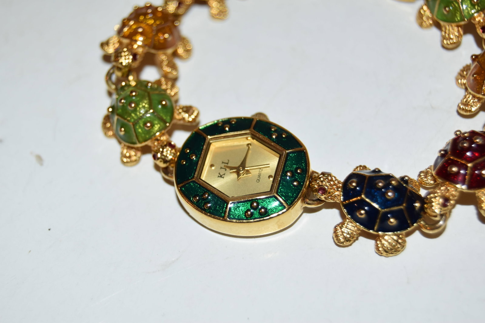 Vintage watch KJL Kenneth Jay Lane Women’s Watch turtles works great!!!: Vintage watch KJL Kenneth Jay Lane Women’s Watch turtles works great!!! Please view all photos as they are part of the description and condition of this Item, Feel free to contact me with questions 