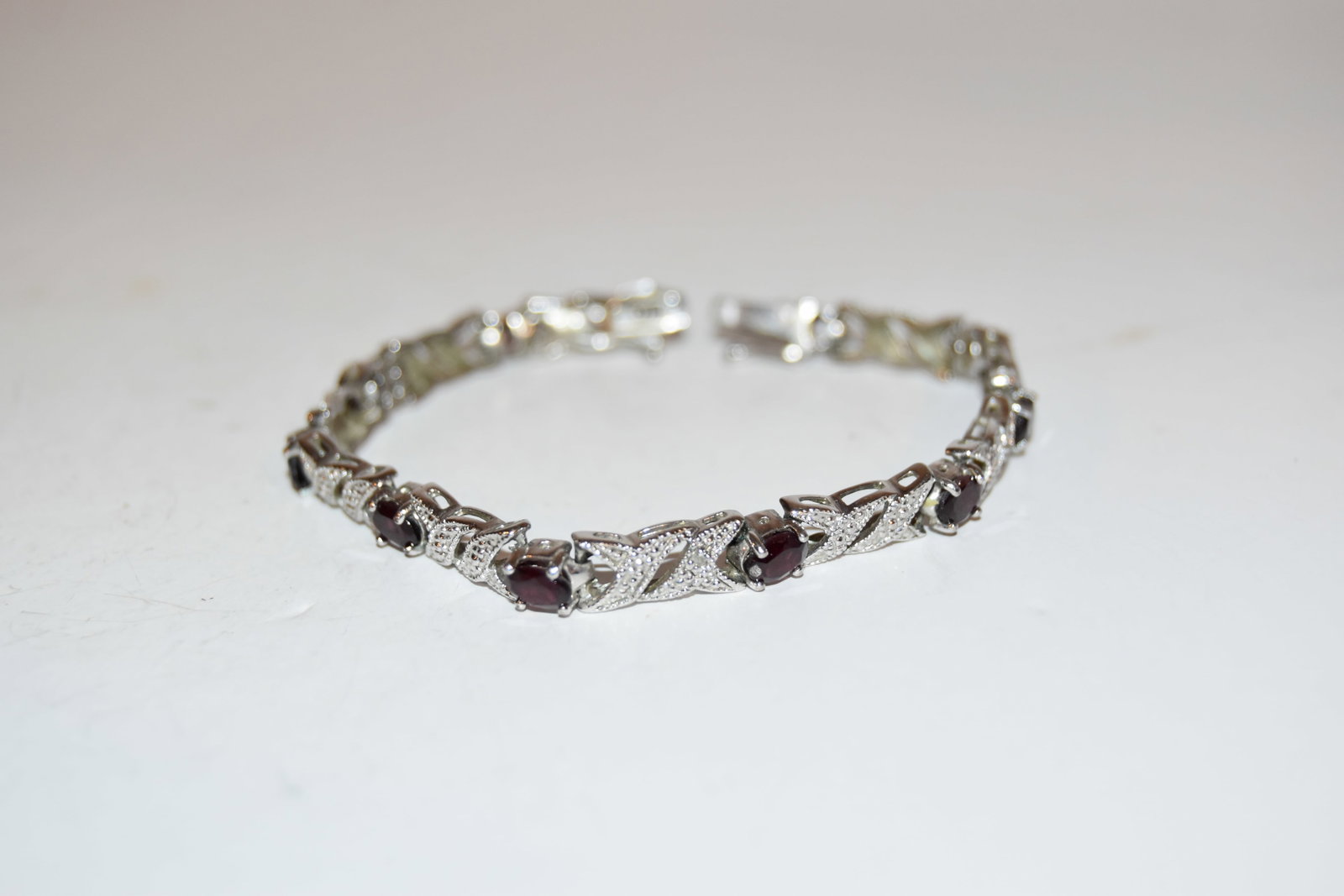 Vintage Sterling Silver Amethyst Tennis Bracelet 7.5": Vintage Sterling Silver Amethyst Tennis Bracelet 7.5" pendant necklace Please view all photos as they are part of the description and condition of this Item, Feel free to contact me with questions or 