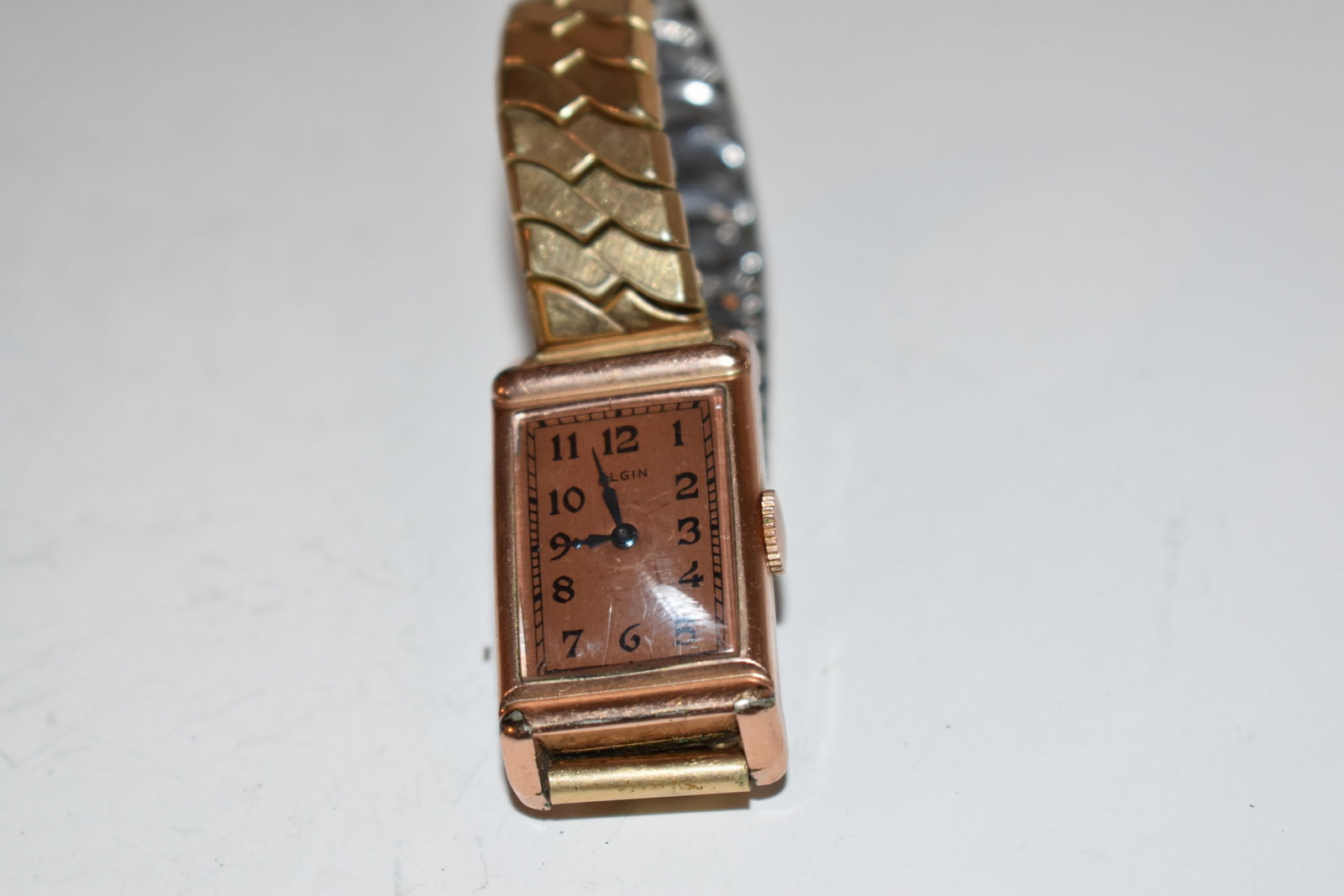 Vintage Elgin Wrist Watch Gold Filled works: Vintage Elgin Wrist Watch Gold Filled works Please view all photos as they are part of the description and condition of this Item, Feel free to contact me with questions or picture requests! Used Item