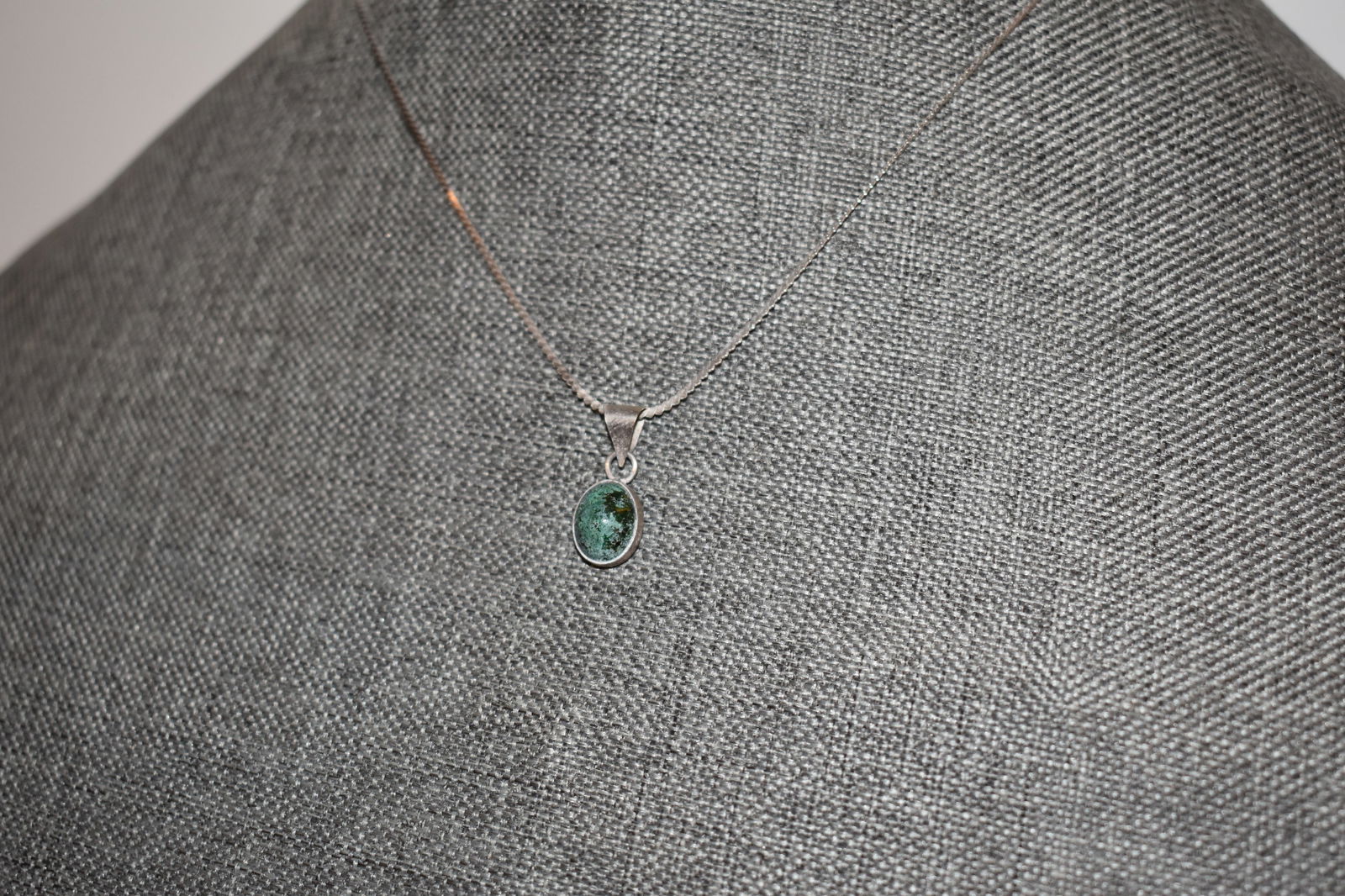 Vintage Sterling Silver Malachite pendant Necklace 15" (1 of 5)