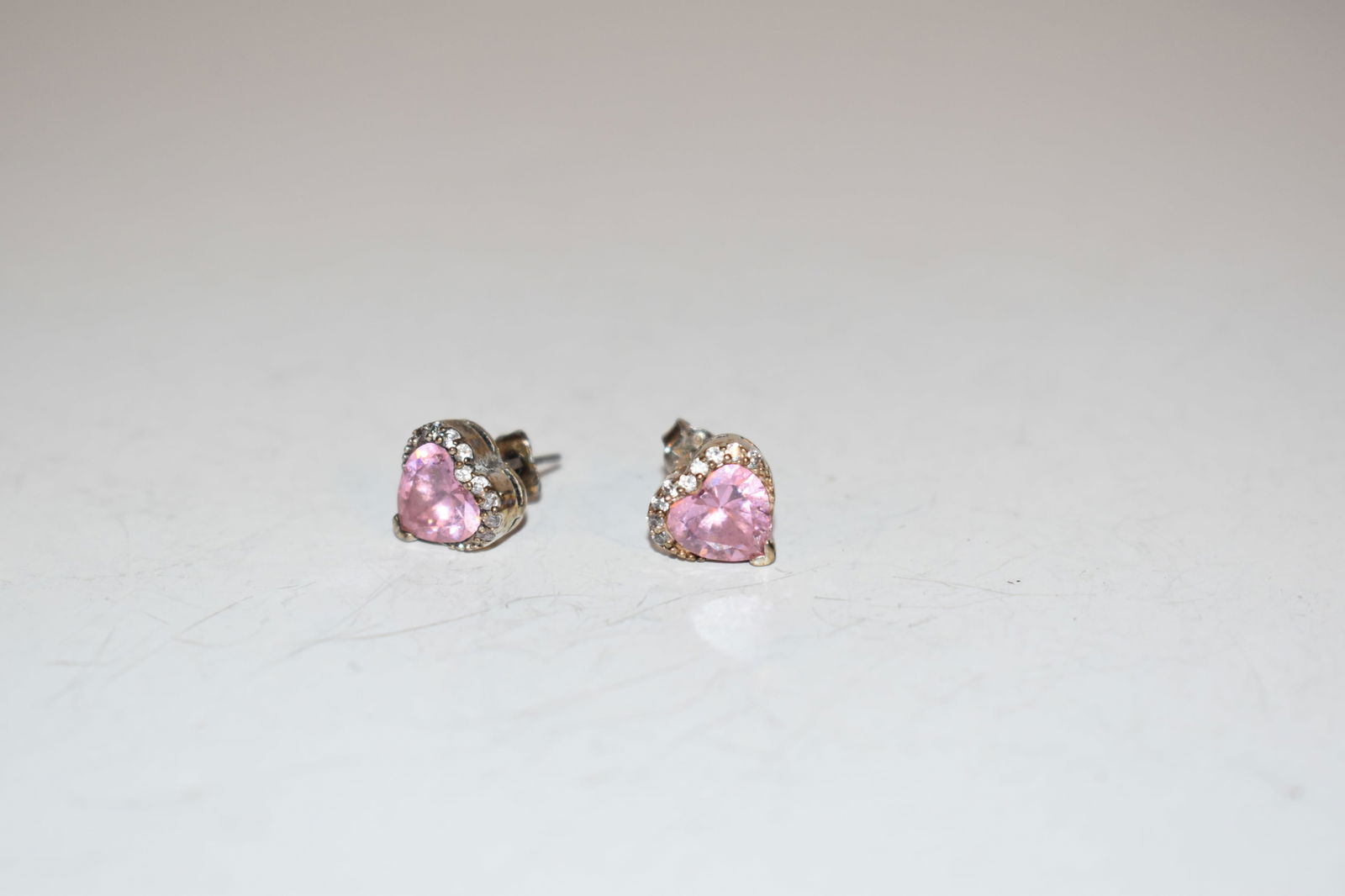 Vintage Sterling Silver Amethyst heart post Earrings: Vintage Sterling Silver Amethyst heart post Earrings Please view all photos as they are part of the description and condition of this Item, Feel free to contact me with questions or picture requests!