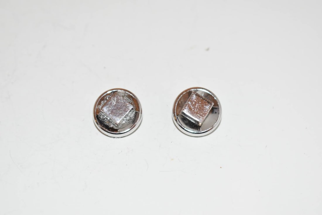 Vintage Silvertone Coro Earrings: Vintage Silvertone Coro Earrings Please view all photos as they are part of the description and condition of this Item, Feel free to contact me with questions or picture requests! Used Item AS IS