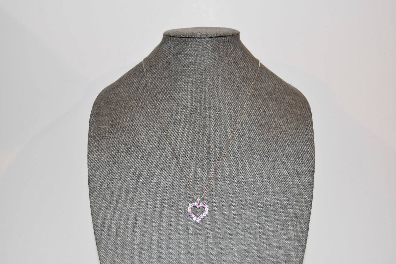 Vintage Sterling Silver spinel pendant Necklace 24": Vintage Sterling Silver spinel pendant Necklace 24" Please view all photos as they are part of the description and condition of this Item, Feel free to contact me with questions or picture requests! U