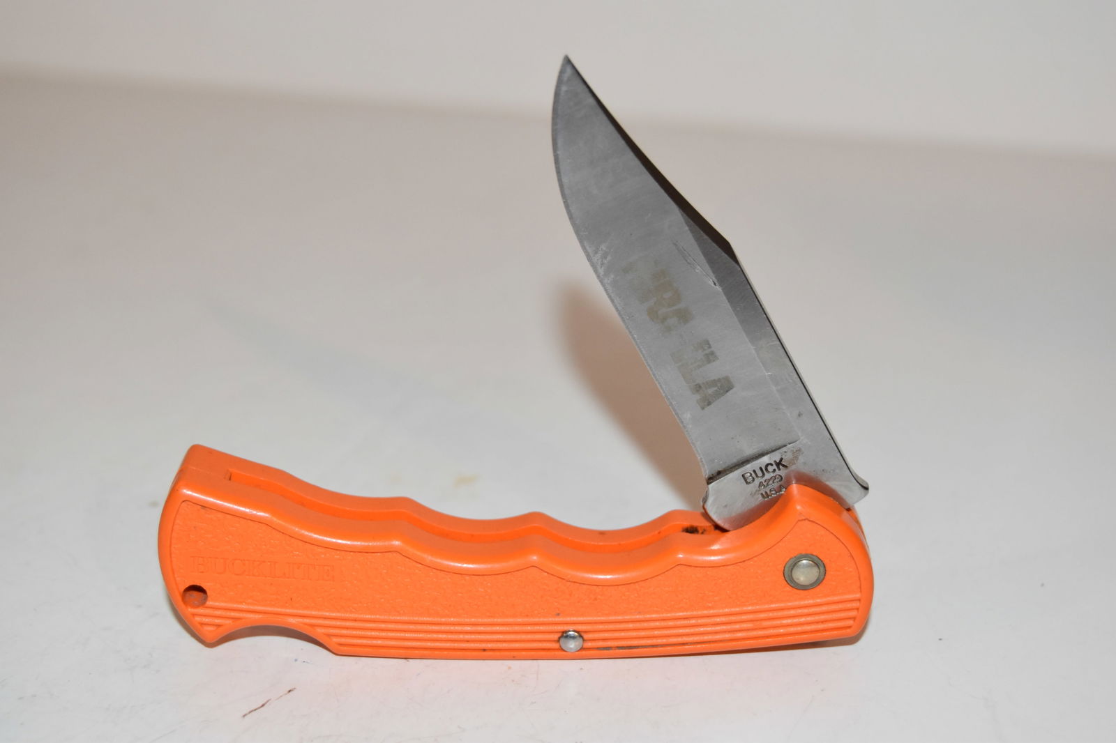 Vintage BUCK 422, Bucklite, Orange Pocket Knife - Lockback (1 of 3)