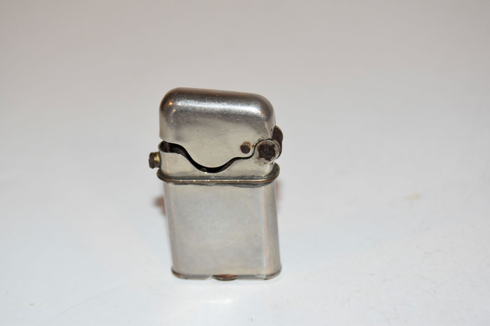 Pat 1920 Thorens Single Claw Push Button Vtg Swiss Made Lighter Spring not working small dent (1 of 6)