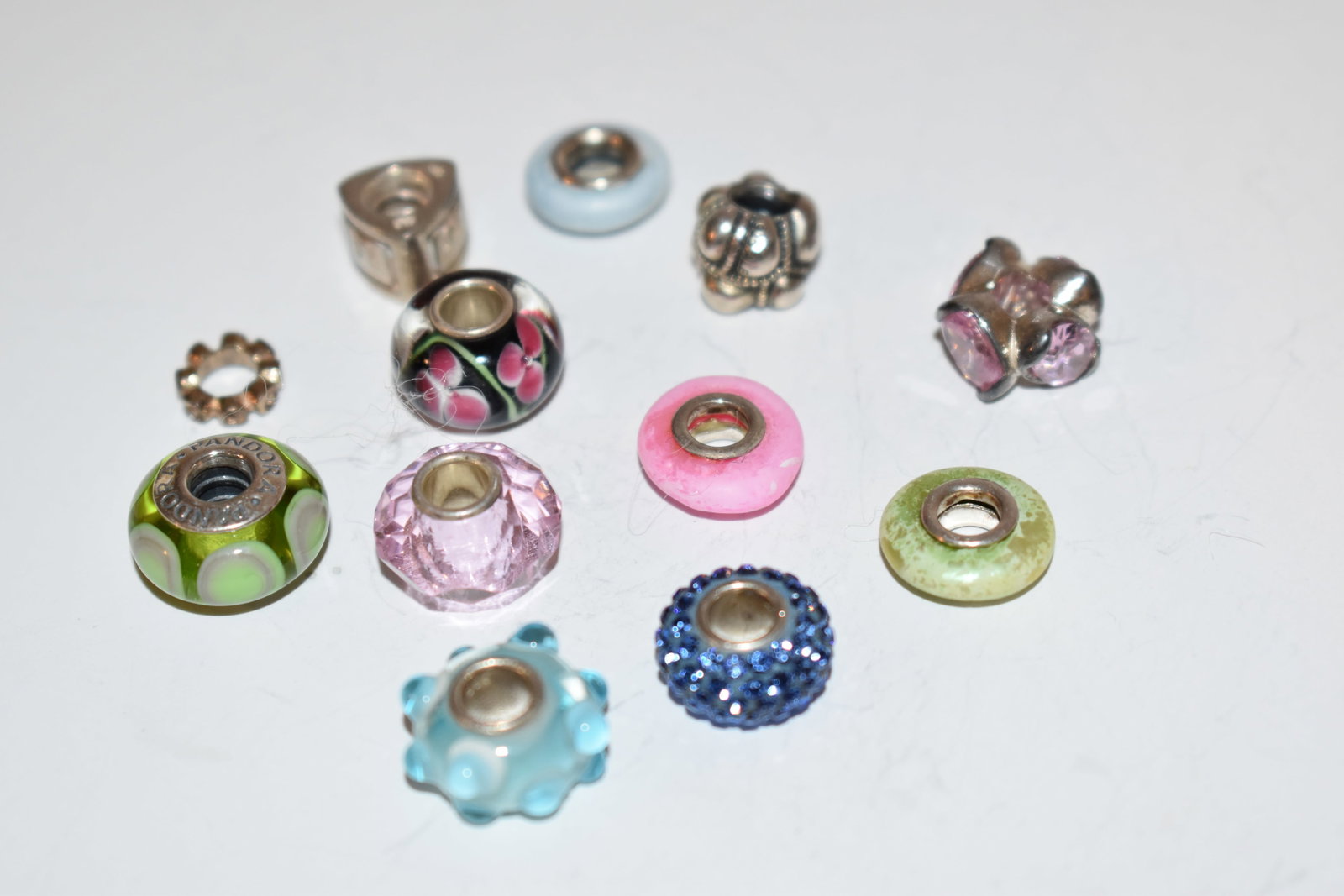 Vintage Lot of 12 Sterling Silver Pandora Charms: Vintage Lot of 12 Sterling Silver Pandora Charms Please view all photos as they are part of the description and condition of this Item, Feel free to contact me with questions or picture requests! Used