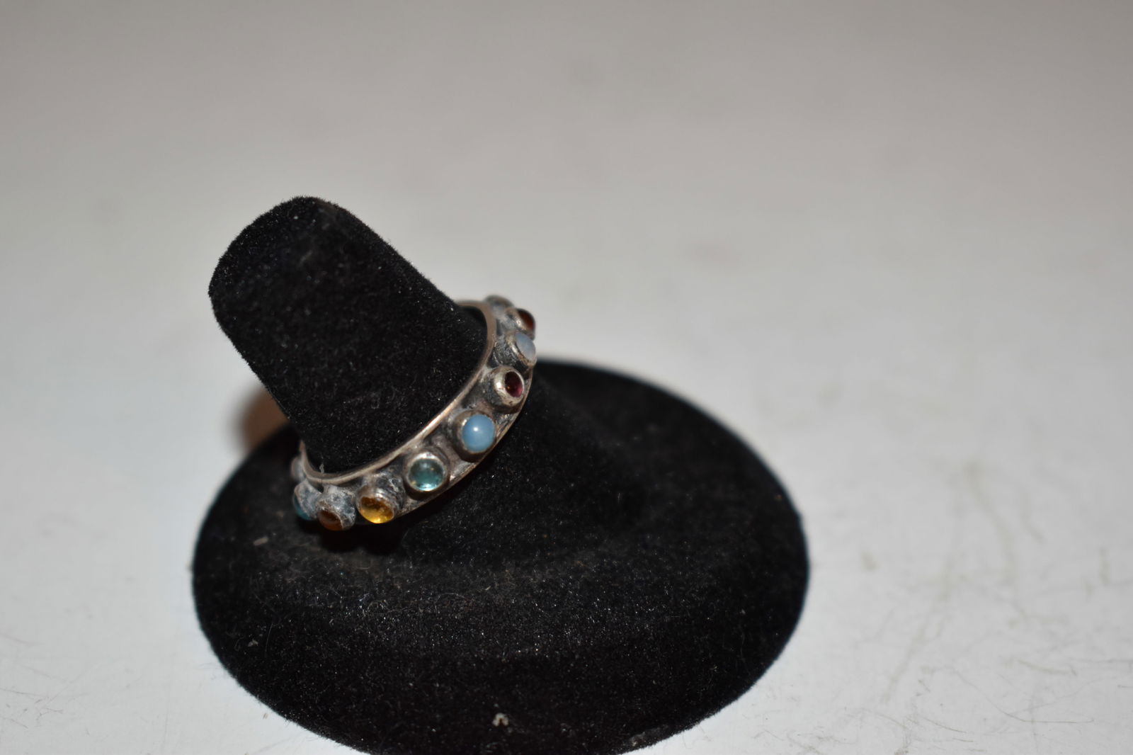 Vintage Sterling Silver mexico gem stones Ring Size 9 (1 of 4)