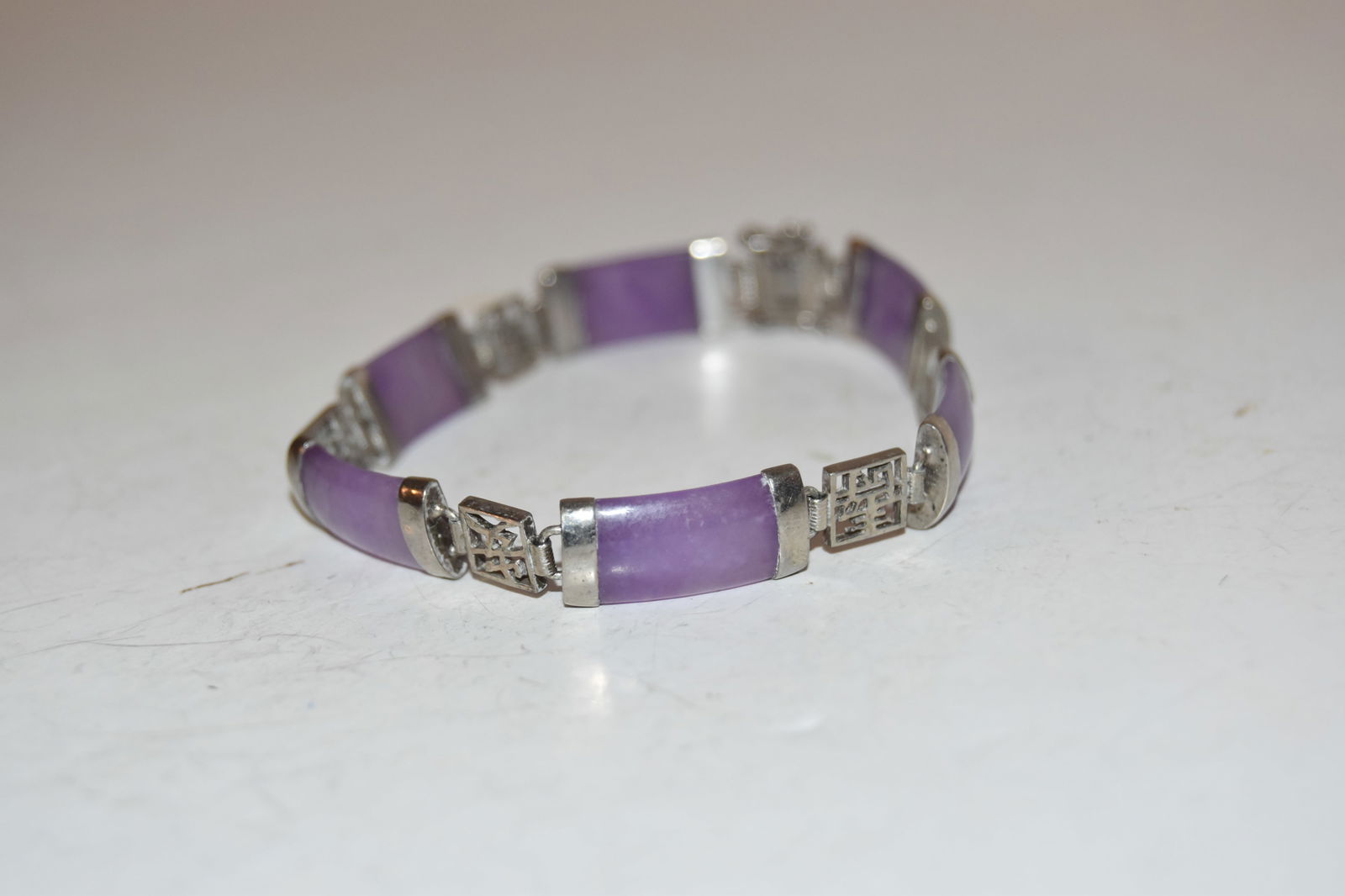 Vintage Sterling Silver Jadeite Bracelet 8": Vintage Sterling Silver Jadeite Bracelet 8" Please view all photos as they are part of the description and condition of this Item, Feel free to contact me with questions or picture requests! Used Item