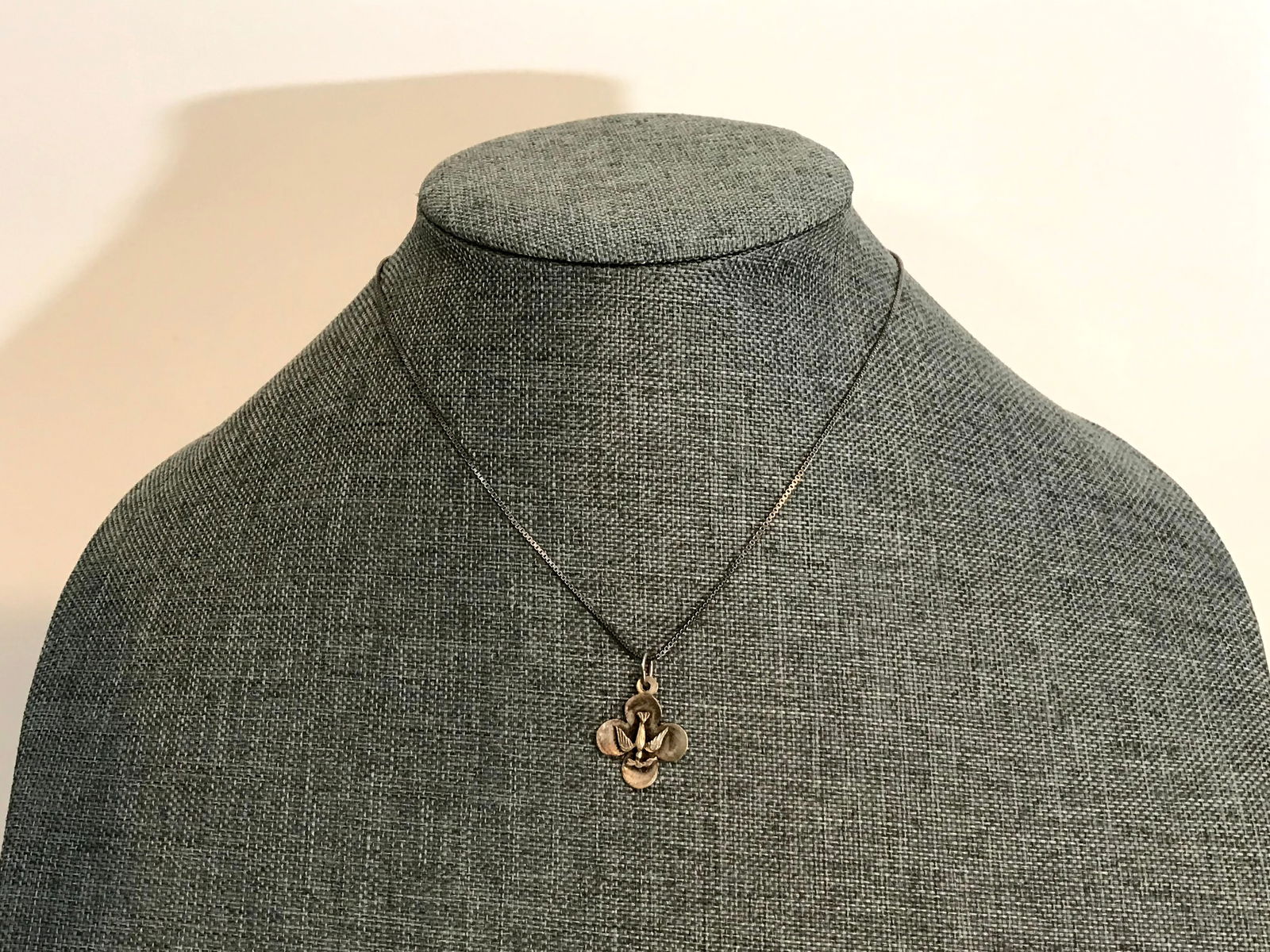 Vintage Sterling Silver Dove 4 leaf clover Necklace (1 of 4)