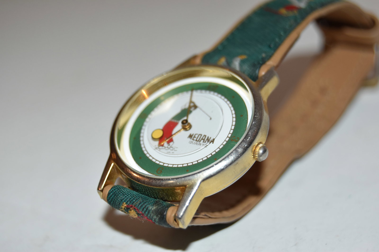 vintage medana golfer man watch working: vintage medana golfer man watch working Please view all photos as they are part of the description and condition of this Item, Feel free to contact me with questions or picture requests! Used Item AS