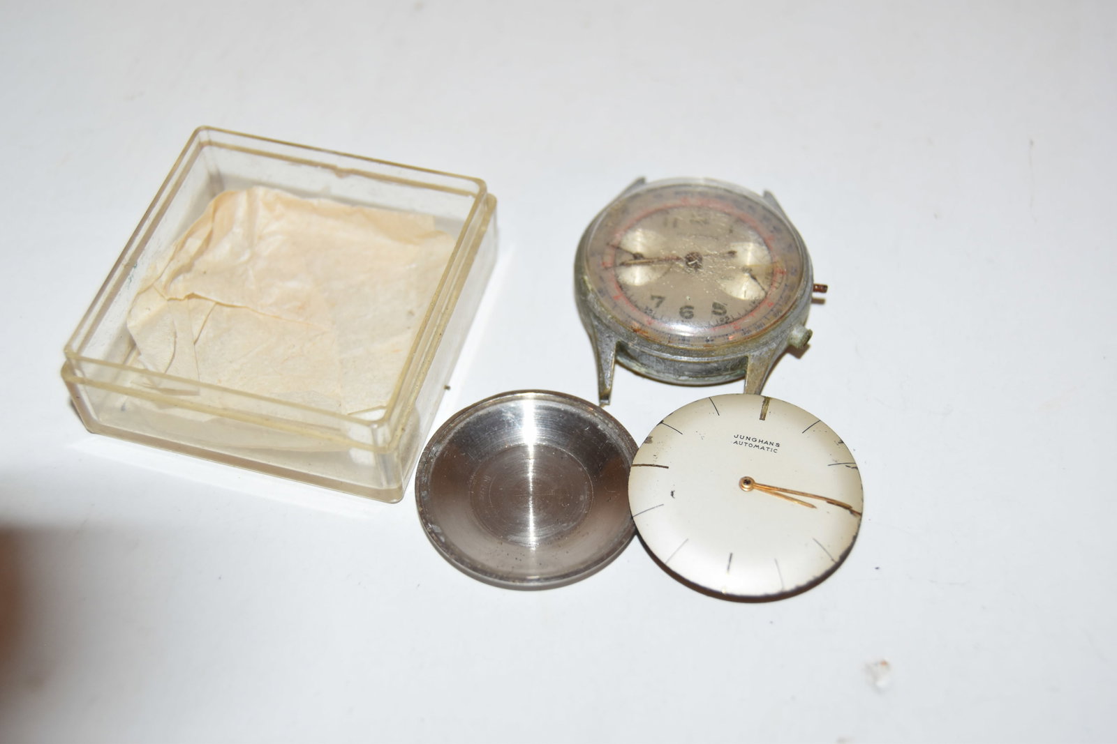 Vintage old watches for parts Junghans, Hydepark: Vintage old watches for parts Junghans, Hydepark Please view all photos as they are part of the description and condition of this Item, Feel free to contact me with questions or picture requests! Used