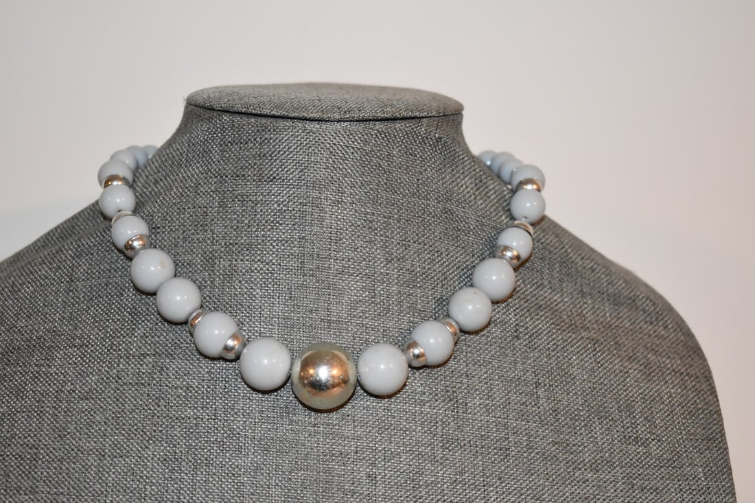 vintage grey beaded necklace 14" (1 of 4)