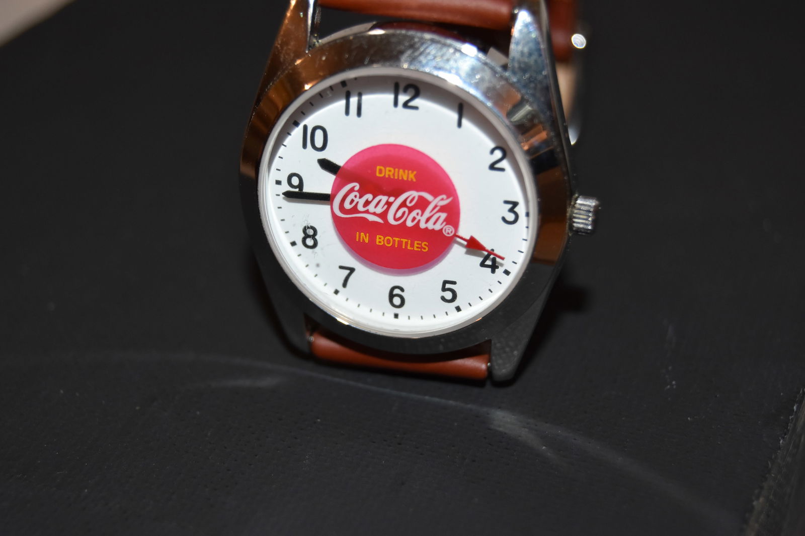 Vintage Coca-Cola Company Watch Silver Tone working (1 of 5)