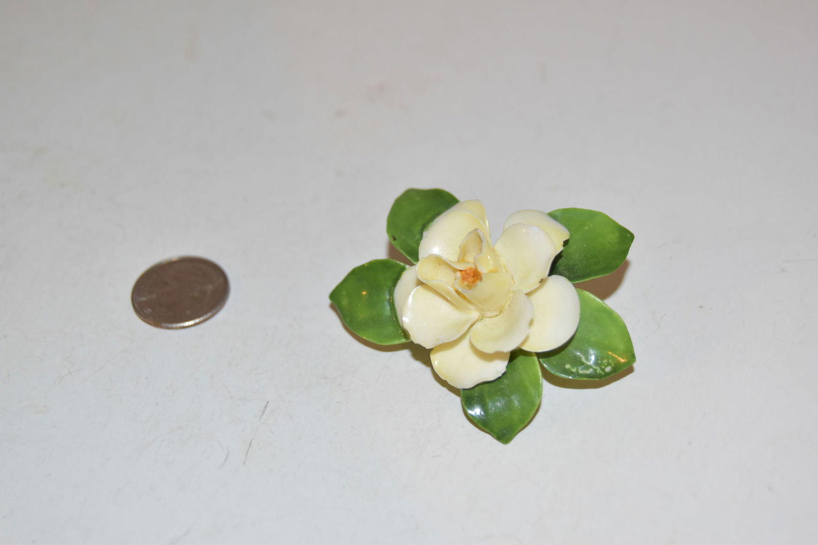 Gardenia/Rose Brooch Pin Cara Staffordshire- Hand Painted -Bone China, Vintage: Gardenia/Rose Brooch Pin Cara Staffordshire- Hand Painted -Bone China, Vintage Please view all photos as they are part of the description and condition of this Item, Feel free to contact me with quest