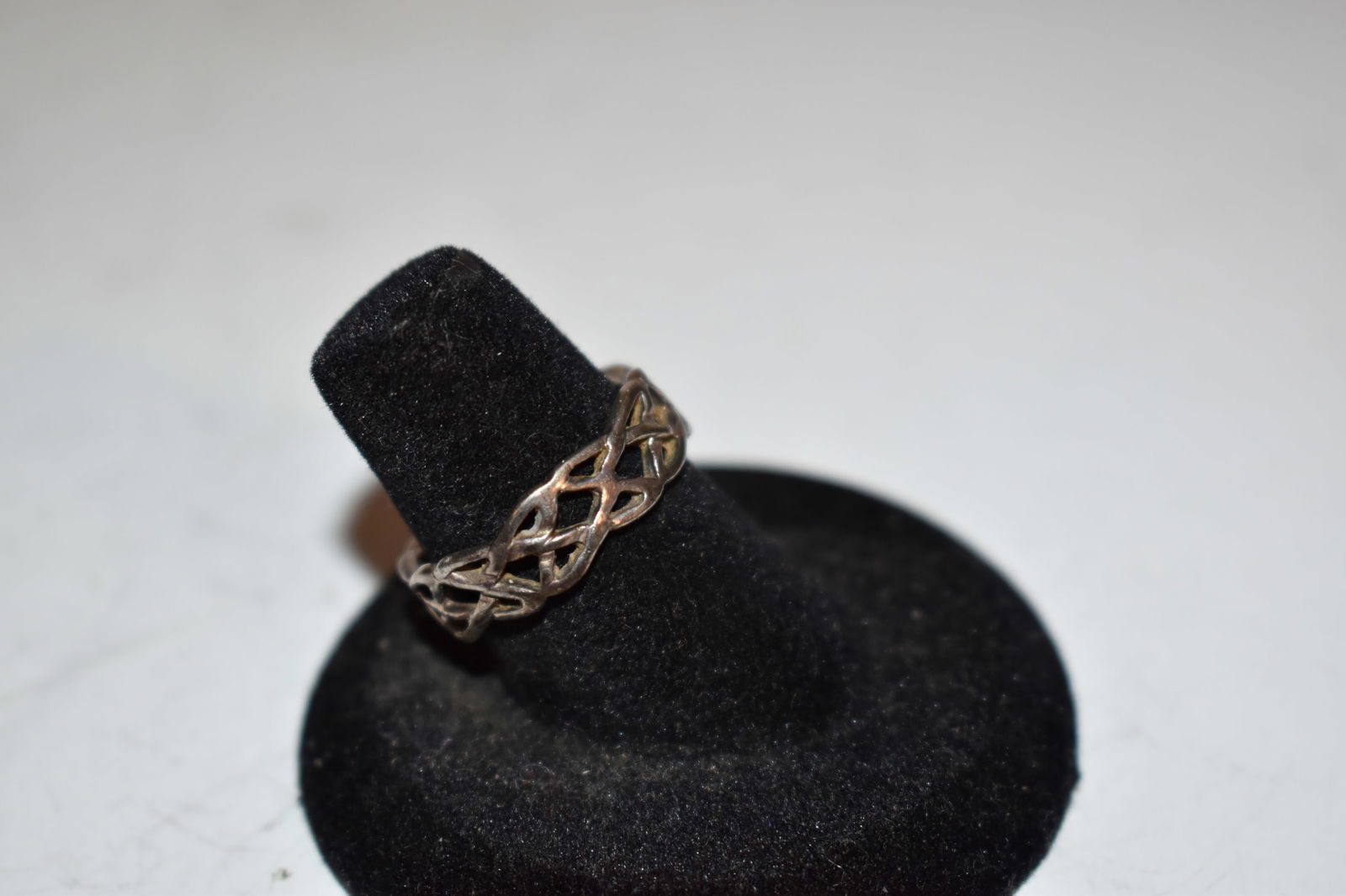 Vintage Sterling Silver Cross weave Ring Size 7 (1 of 4)