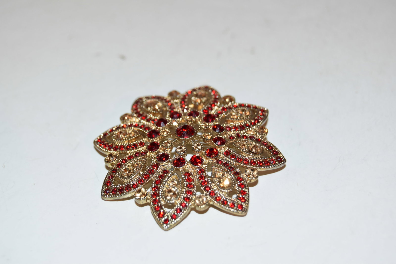 Vintage Monet flower rhinestone Brooch 2 1/4": Vintage Monet flower rhinestone Brooch 2 1/4" Please view all photos as they are part of the description and condition of this Item, Feel free to contact me with questions or picture requests! Used It