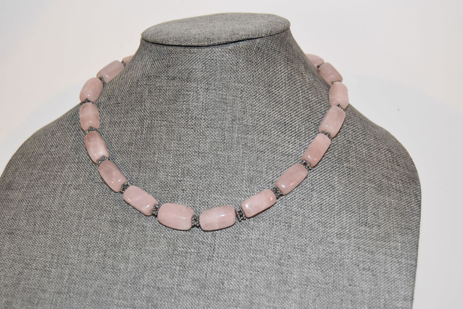 Vintage pink jadeite beaded Necklace 17": Vintage pink jadeite beaded Necklace 17" Please view all photos as they are part of the description and condition of this Item, Feel free to contact me with questions or picture requests! Used Item AS