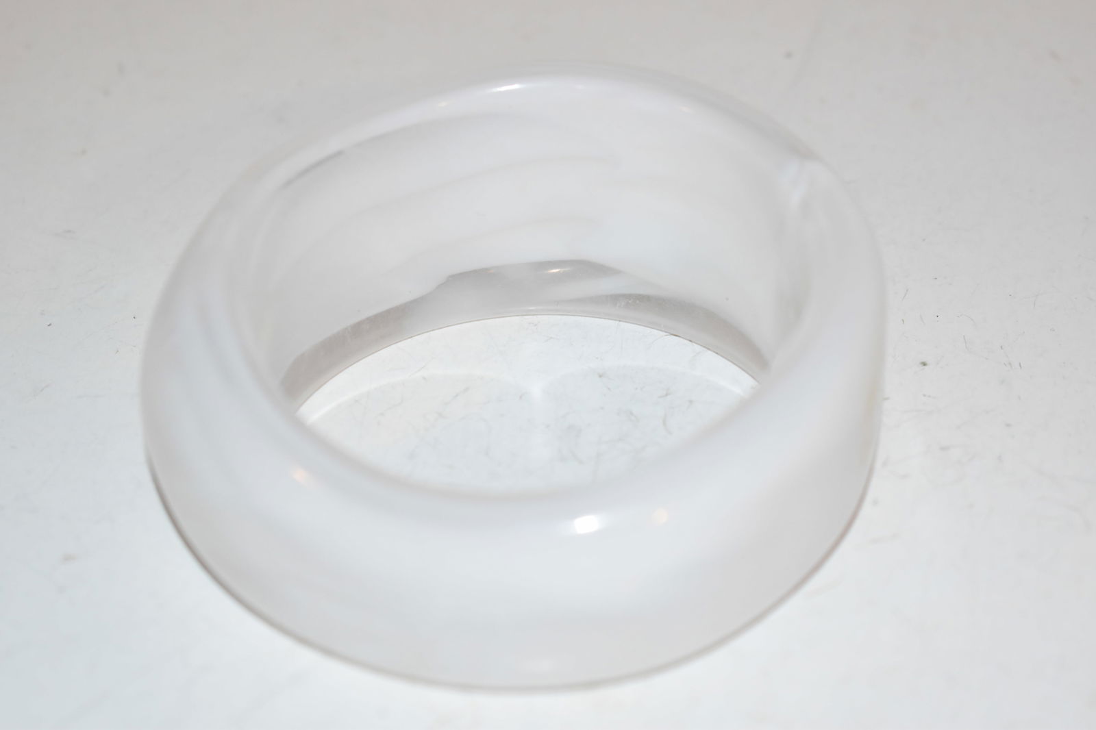 vintage lucite bangle bracelet 7.5 (1 of 3)