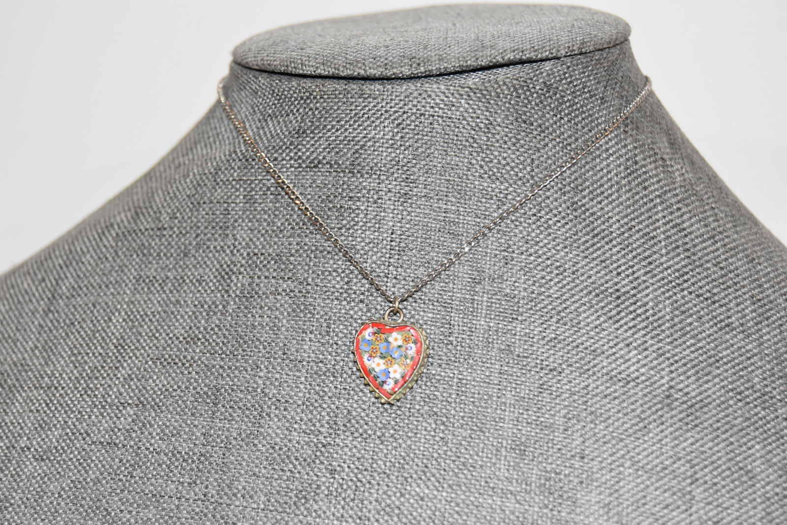 Vintage heart italian mosaic Necklace pendant 13": Vintage heart italian mosaic Necklace pendant 13" Please view all photos as they are part of the description and condition of this Item, Feel free to contact me with questions or picture requests! Use