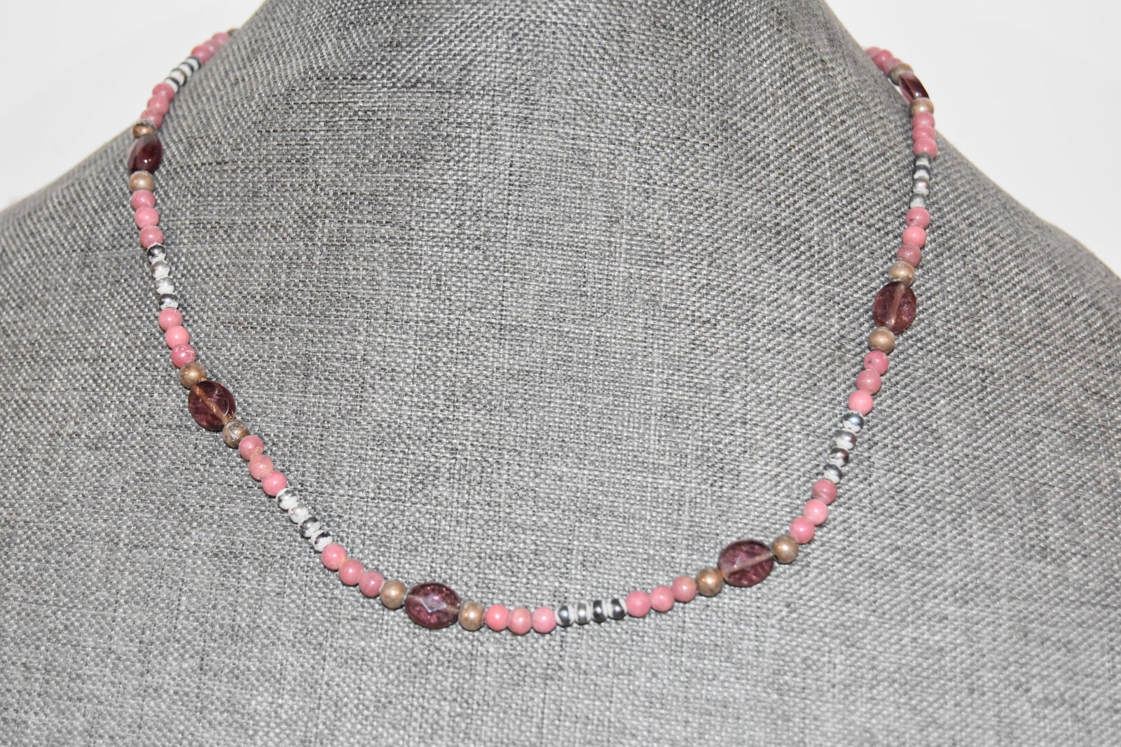 Vintage tiny beaded pink choker Necklace 18": Vintage tiny beaded pink choker Necklace 18" Please view all photos as they are part of the description and condition of this Item, Feel free to contact me with questions or picture requests! Used Ite