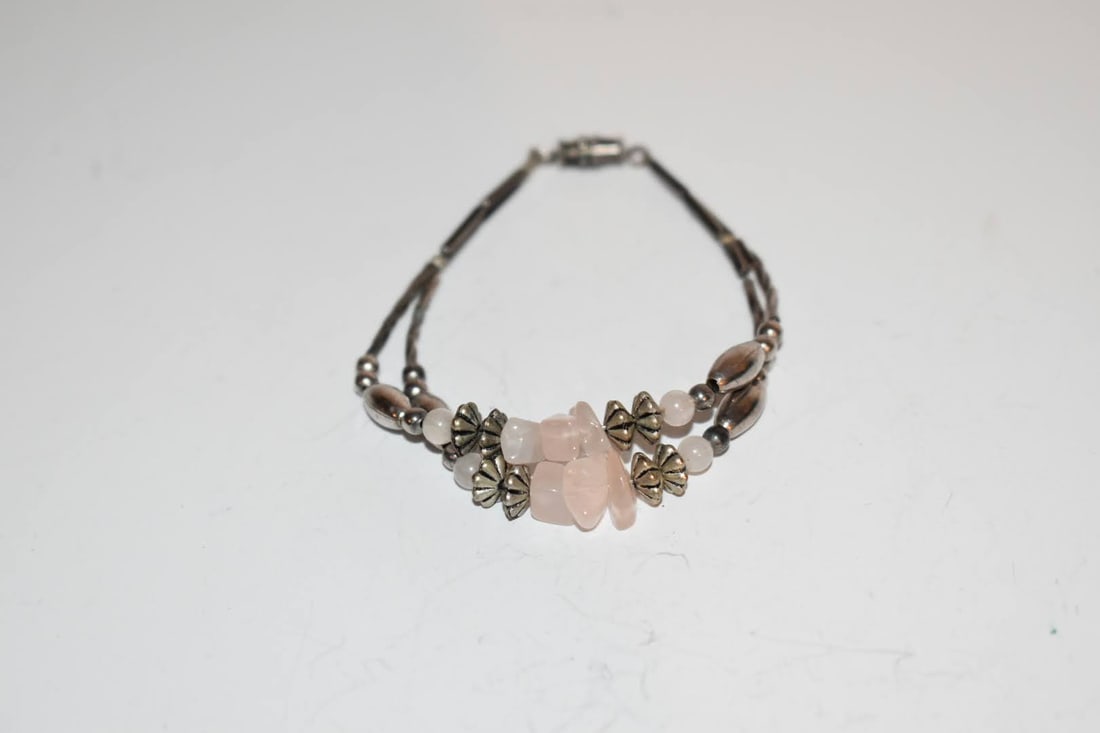 vintage beaded bracelet 6.5 (1 of 3)