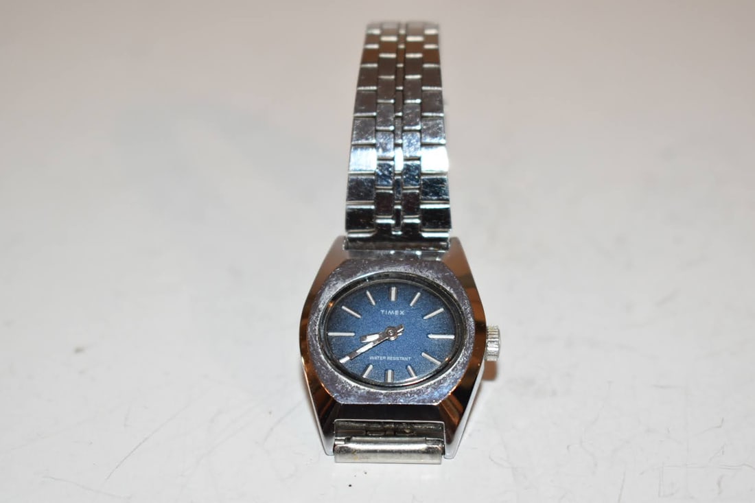 vintage timex mens watch blue dial works great (1 of 6)