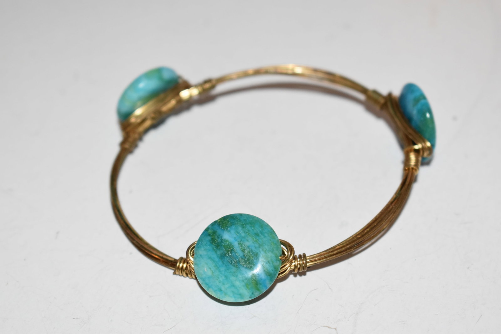 vintage gold filled aqua bracelet 8": vintage gold filled aqua bracelet 8" Please view all photos as they are part of the description and condition of this Item, Feel free to contact me with questions or picture requests! Used Item AS IS