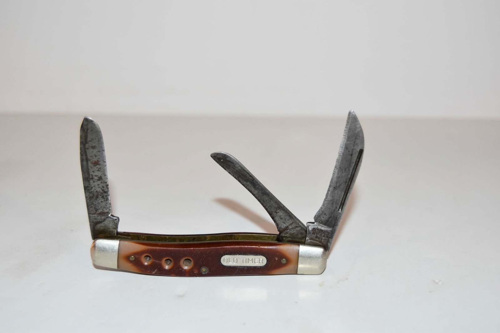 VINTAGE Schrade USA 8OT Old Timer Knife worn blades & drill marks (1 of 3)
