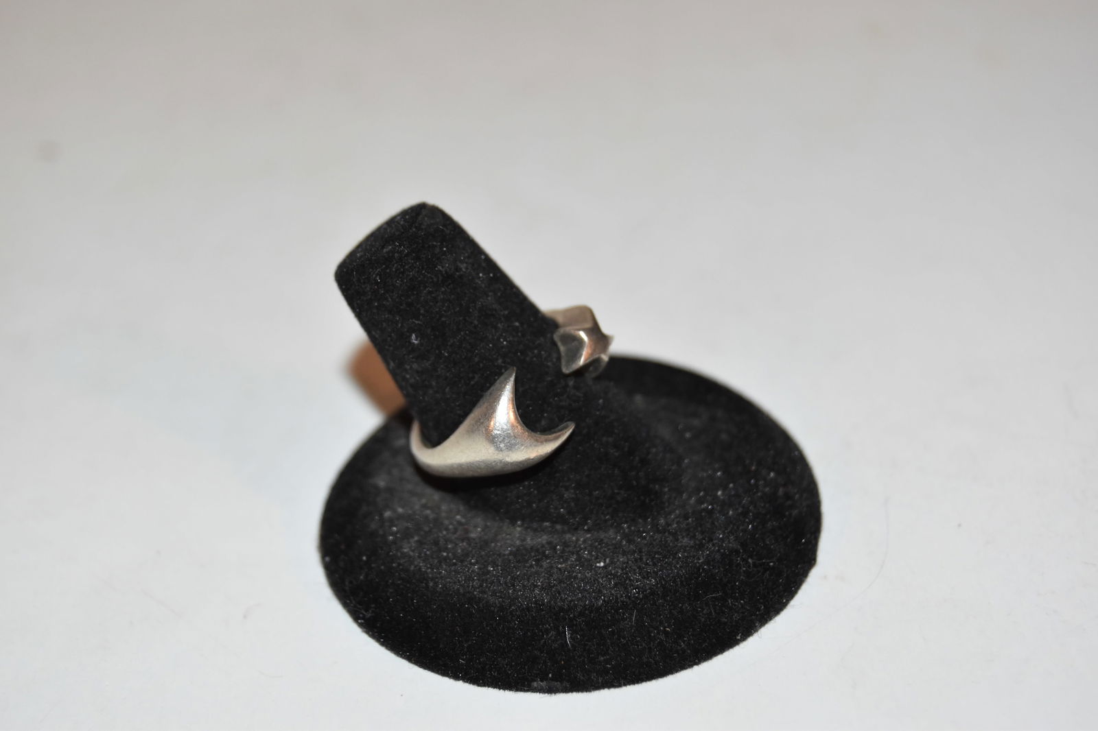 925 Sterling Silver Vintage Chapal-Zenray moon & star Ring sz 7 to 9 (1 of 4)