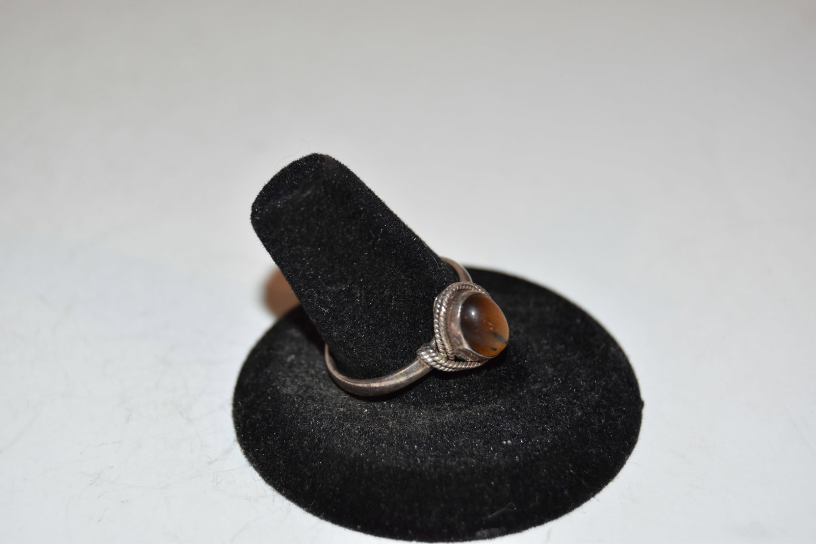 Vintage Sterling Silver tigers eye Ring sz 9 (1 of 4)