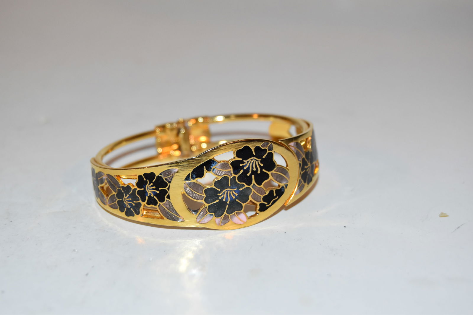 Vintage 80s Enamel Cloisonne Floral Gold Toned Hinged Bracelet Bangle 6" (1 of 4)