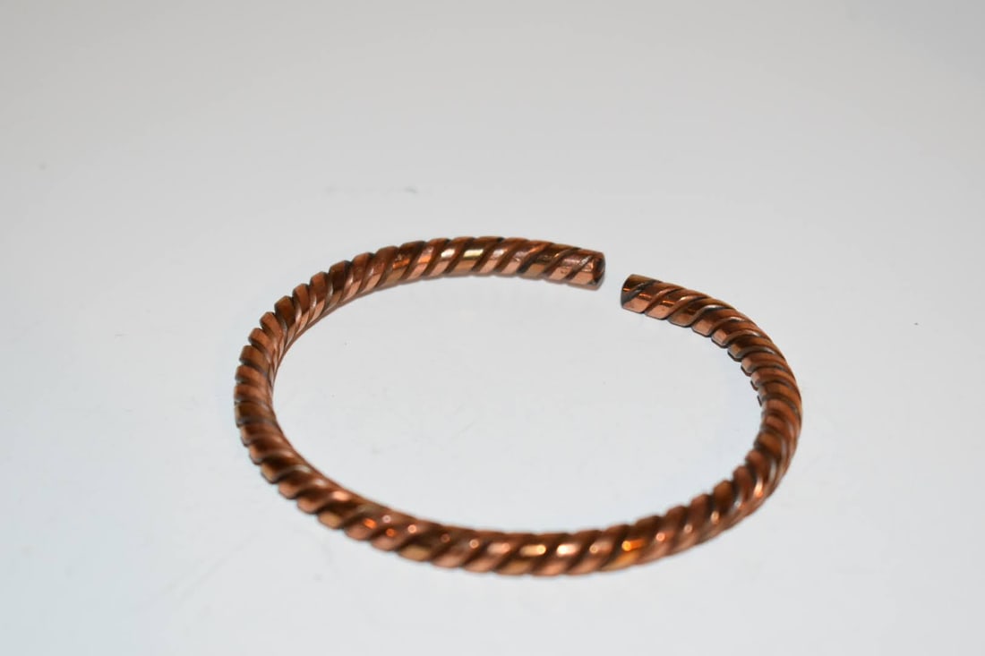 vintage heavy copper twist bangle bracelet 8" (1 of 3)