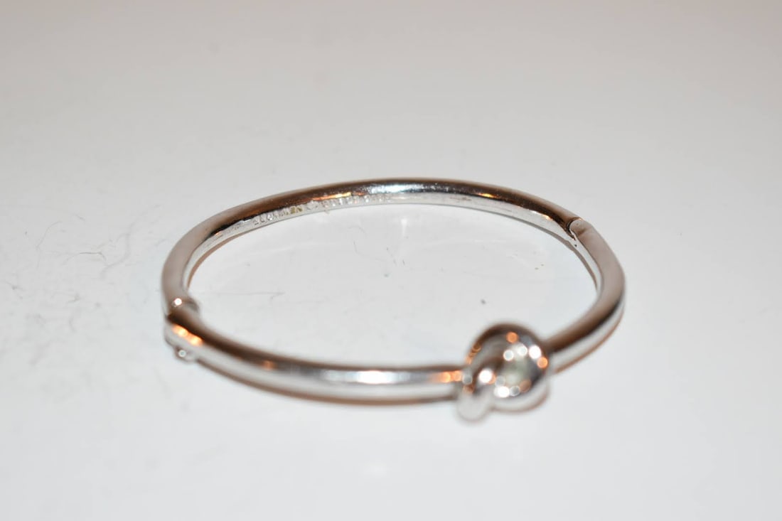 Kate Spade New York Hinged Bracelet Bangle 6.5 (1 of 4)