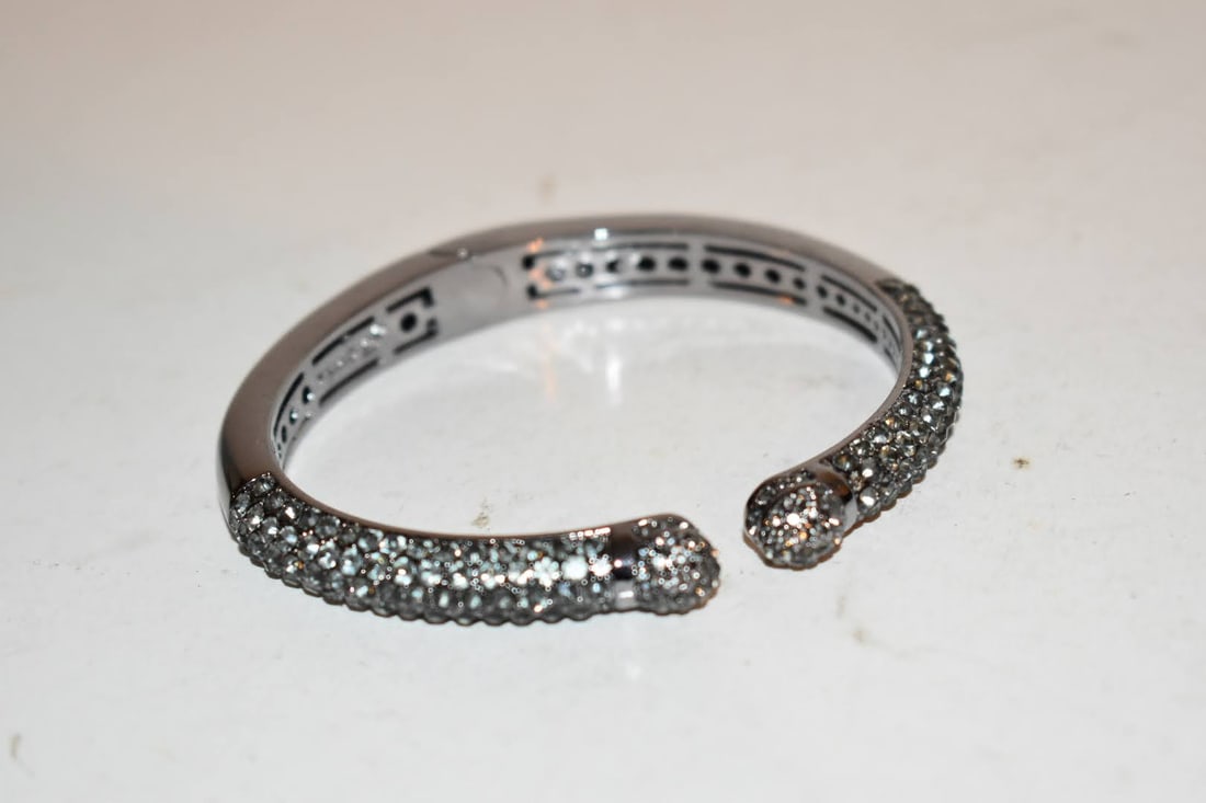 Vintage rhinestone hinged Bracelet (1 of 3)