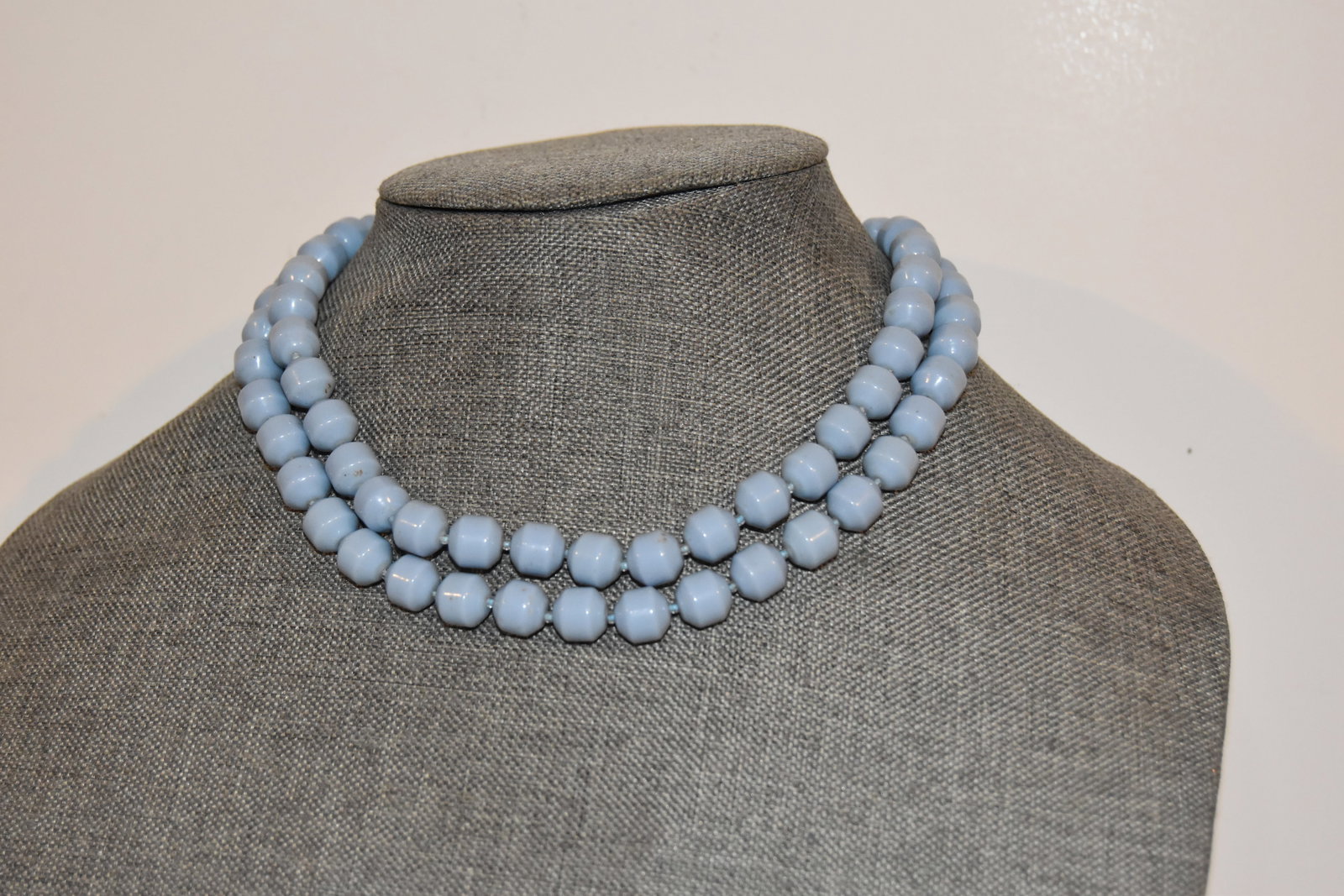 Vintage beaded 2 strand Necklace: Vintage beaded 2 strand Necklace Please view all photos as they are part of the description and condition of this Item, Feel free to contact me with questions or picture requests! Used Item AS IS