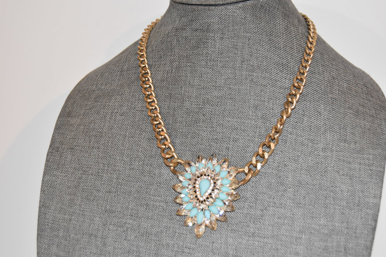 NWT Signed"LYDELL" Statement Necklace (1 of 5)