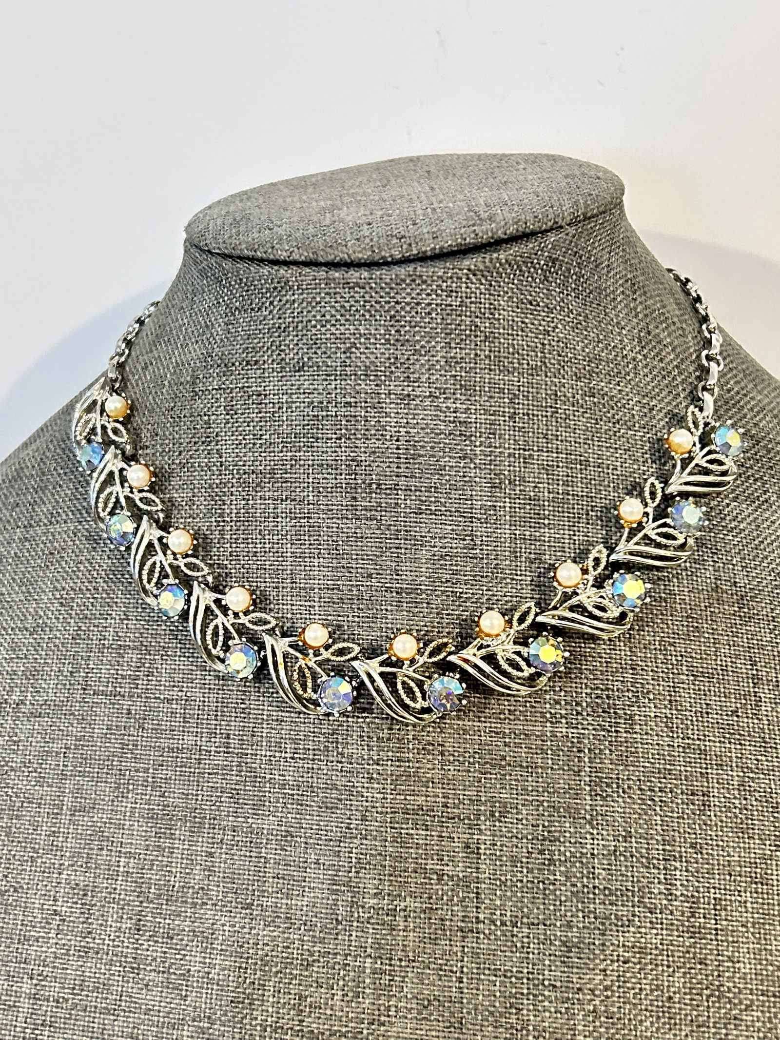 Vintage Art Nouveau Floral Silver Tone Choker Necklace by Coro: Vintage Art Nouveau Floral Silver Tone Choker Necklace by Coro Please view all photos as they are part of the description and condition of this Item, Feel free to contact me with questions or picture